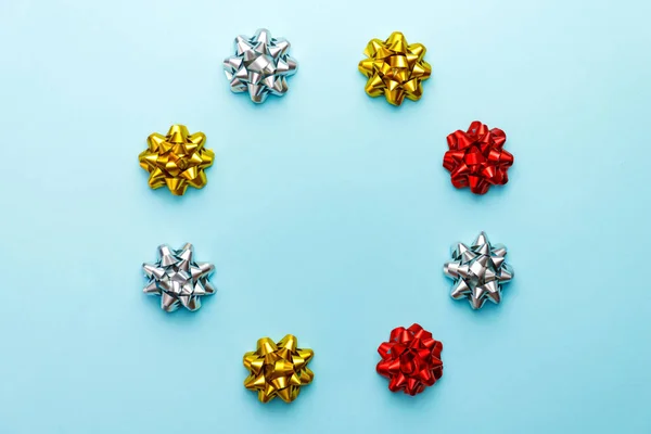 Рождественские Бантики Голубом Украшения Праздников Вечеринок — стоковое фото