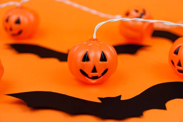 Narancs Háttér Halloween Dekorációk Ijesztő Sütőtök — Stock Fotó