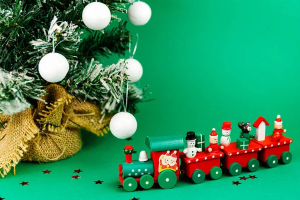 Parlak Yıldızlı Oyuncak Noel Treni — Stok fotoğraf