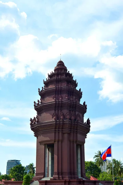 プノンペンの独立記念碑カンボジア — ストック写真