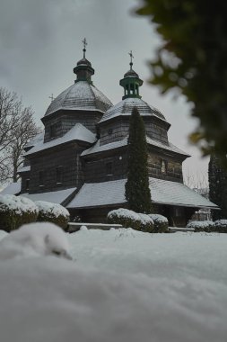 Kış sezonu, Ukrayna eski kilisede             