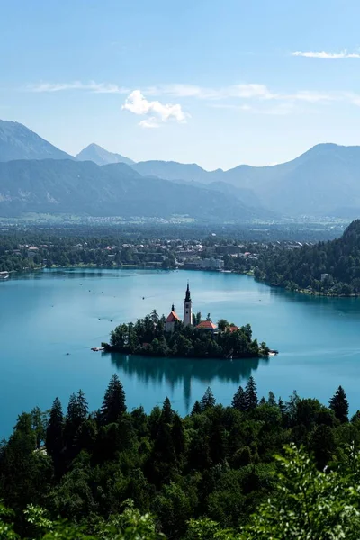 Vedere Castelului Vechi Mijlocul Lacului Bled Din Slovenia — Fotografie, imagine de stoc