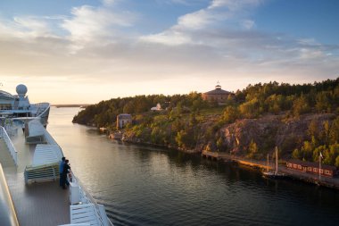 bir cruise gemi güverte - adalar stockholm, İsveç önünde görüntülemek