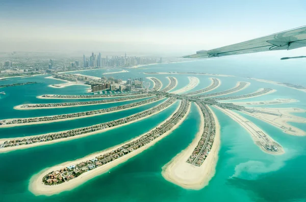 Dubai, Birleşik Arap Emirlikleri bir palmiye şeklindeki ada havadan görünümü