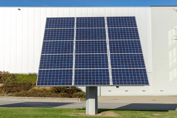 Solar Power Plant Front Industry Building Sunny Day — Stock Photo, Image