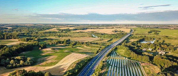 Vista Aérea Prados Autopista Alemana Una Planta Energía Solar — Foto de Stock