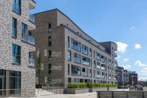 rostock şehrinde yaşamak için modern bina