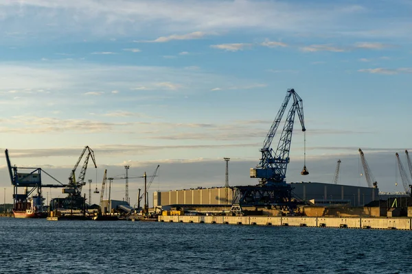 Kranen Haven Bij Zonsondergang — Stockfoto