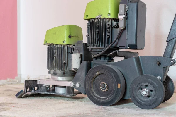 machine or tool for removing of carpet, floor stripper machine