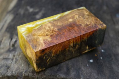 döküm epoksi reçine Afzelia sabitleme burl egzotik ahşap kırmızı sarı arka plan, soyut sanat resim fotoğraf, baskı tasarımı ve reklam, melez