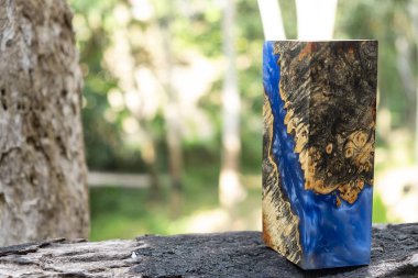 döküm epoksi reçine Stabilizing burl boşluklar için Afzelia ahşap mavi renk sanat arka plan