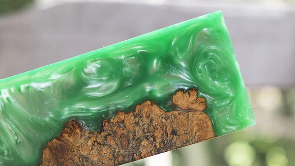Литье Эпоксидной Смолы Берл Дерева Зеленого Фона — стоковое фото