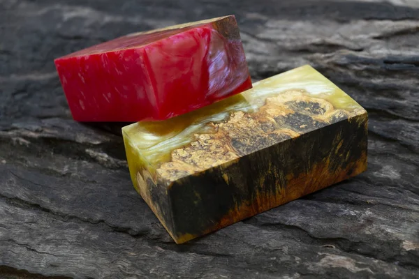 Casting Epoxy Resin Stabilizing Afzelia Burl Exotic Wood Red Yellow — Stock Photo, Image