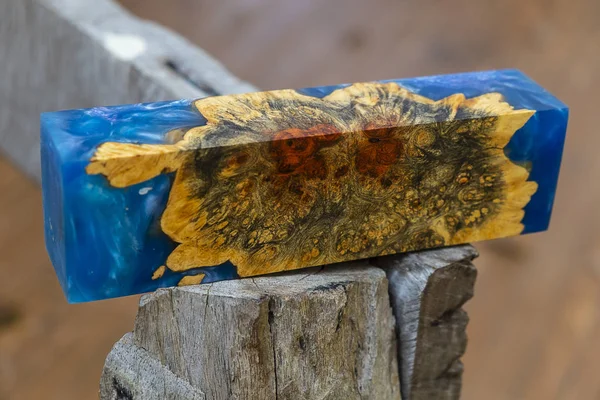 Casting Epoxy Resin Stabilizing Afzelia Burl Exotic Wood Close Blue — Stock Photo, Image