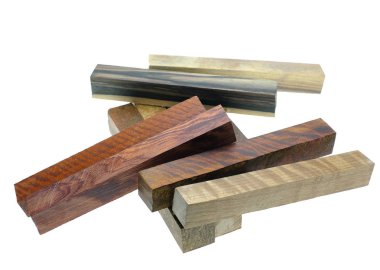 Egzotik ahşap gerçek boşlukları kalem ve DIY beyaz arka plan için ayarla