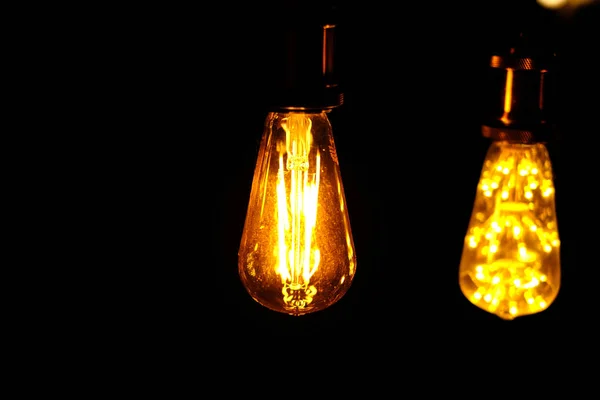 Lampe Électrique Led Incandescente Rétro Classique Sur Fond Noir Ampoule — Photo