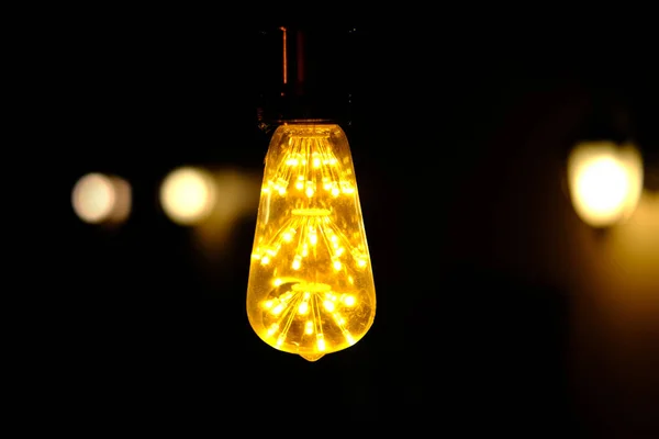 Klasické Retro Žárovka Led Lampa Elektrická Černém Pozadí Vintage Žárovka — Stock fotografie
