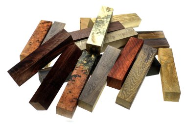 Set egzotik ahşap boşlukları kalem için gerçek ve beyaz arka plan üzerinde DIY