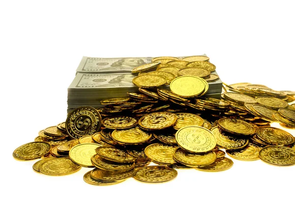 Stapel Bundels Van 100 Dollars Gouden Munten Bankbiljetten Witte Achtergrond — Stockfoto