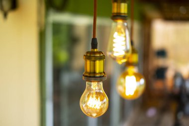 Klasik Retro akkor LED elektrik lambası üzerinde bulanık arka plan, Vintage ampul