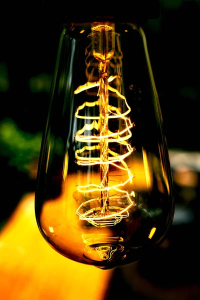 Lampe Électrique Led Incandescente Rétro Classique Sur Fond Flou Ampoule — Photo