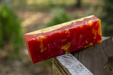 döküm epoksi reçine Stabilizing Afzelia Burl egzotik ahşap, yakın 