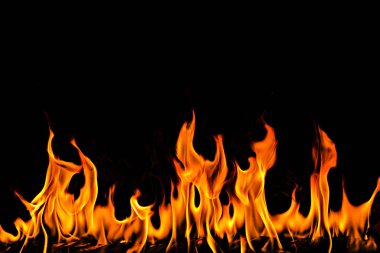 Yangın sanat siyah arka plan üzerinde alevler, yanan kırmızı sıcak yükselişi, ateşli turuncu parlak uçan parçacıklar kıvılcım