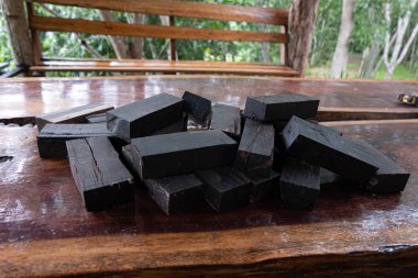 Döküm epoksi reçine Boşluklar için Afzelia burl ahşap mavi soyut sanat arka plan doku Sabitleme