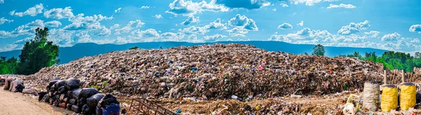 Montanha Grande Pilha Lixo Poluição Pilha Fedor Resíduo Tóxico Estes — Fotografia de Stock