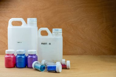 Plastik bardakrenk epoksi reçine karıştırma