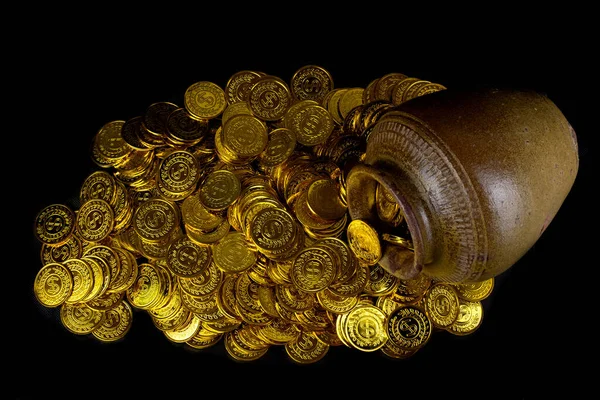 Moneda Oro Olla Del Tesoro Viejo Sobre Fondo Negro — Foto de Stock