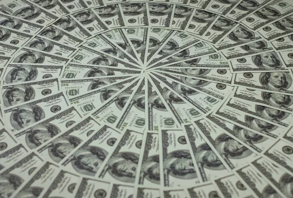 Skupina Bankovek Hodnotě 100 Amerických Dolarů Uspořádána Krásném Kruhu — Stock fotografie
