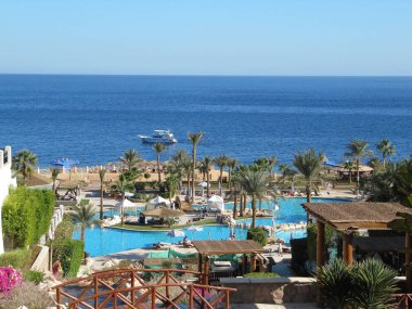 güzel manzaralı otel, okyanus ve tekne