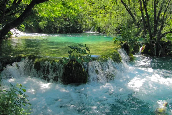 Cascade Avec Petites Cascades Eau Dans Parc National Des Lacs — Photo