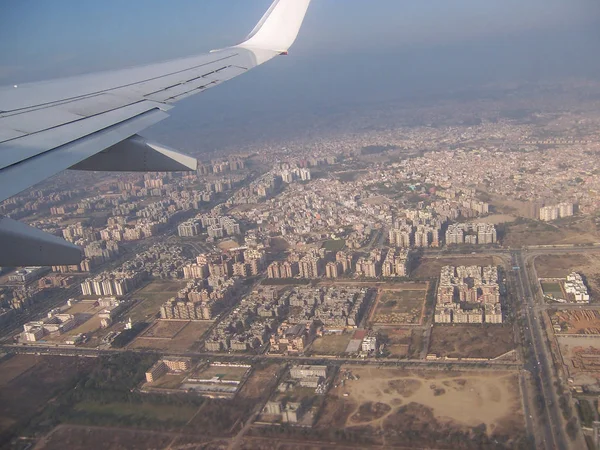 View of the ancient city of Bombay from the cabin of plane. — Stock Photo, Image