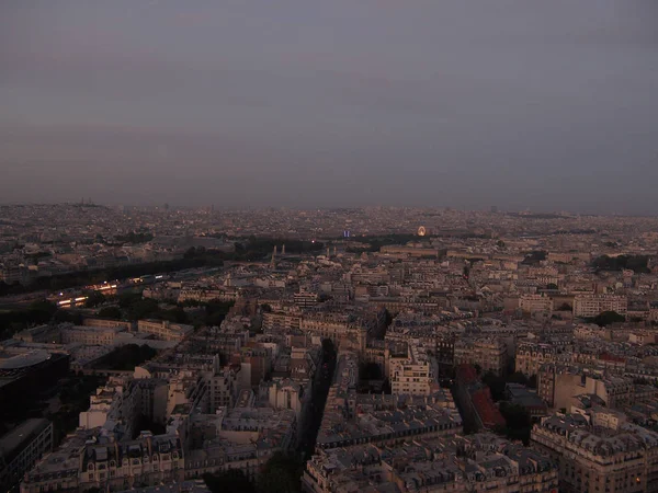 Вечір вид Парижа з Ейфелевої вежі — стокове фото