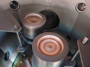 Magnetron iki inç titanyum hedef kaynağıyla SAÇTIRMA