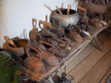 evrim mesai demir türleri farklı yaş ve stilleri ile demir yolu