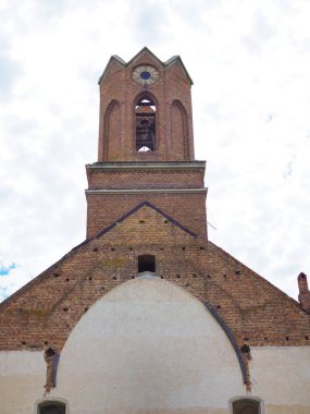 Saratov, Rusya 'daki antik Lüteriyen kilisesinin kalıntıları. Bina 1907 'de Volga bölgesindeki Almanlar tarafından inşa edildi. Devrimde komünist vandallar tarafından yıkıldı.