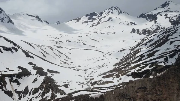 Hermosa Vista Las Nieves Derretidas Del Monte Cheget Verano — Foto de Stock
