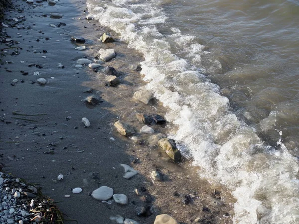 Vagues Rochers Sable Des Éclaboussures Vagues Gros Plan Été — Photo