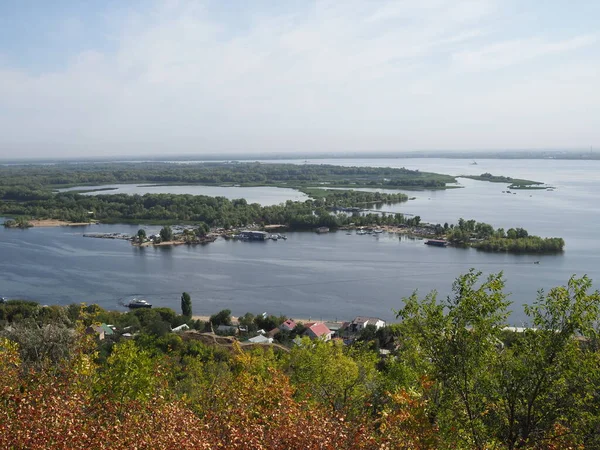 Vista Panorâmica Pitoresca Altura Parte Turística Rio Volga Perto Cidade — Fotografia de Stock