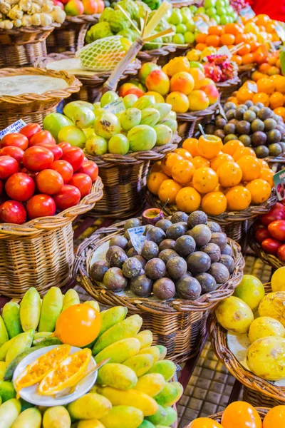 Świeże Egzotyczne Owoce Warzywa Mercado Dos Lavradores Funchal Madera Portugalia — Zdjęcie stockowe