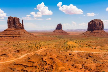 Arizona ve Utah sınırındaki Anıt Vadisi, ABD