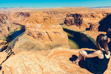 Colorado Nehri üzerindeki Horseshoe Bend Glen Canyon, Arizona, ABD