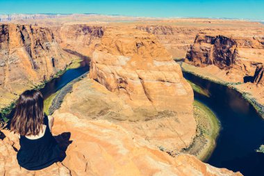 Colorado Nehri üzerindeki Horseshoe Bend Glen Canyon, Arizona, ABD