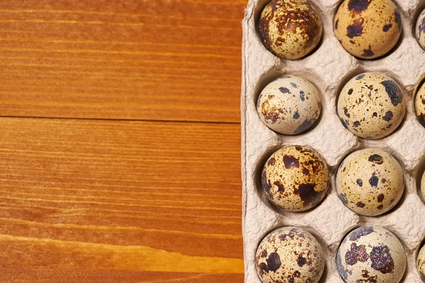 Quail Eggs Lattice Brown Wooden Background — Stock Photo, Image