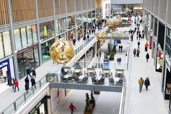 Oxford, İngiltere'de Westgate Alışveriş merkezinde yayalar.