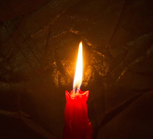 Rote Brennende Kerze Dunkeln Geheimnis Und Romantik Zeit Der Liebe — Stockfoto