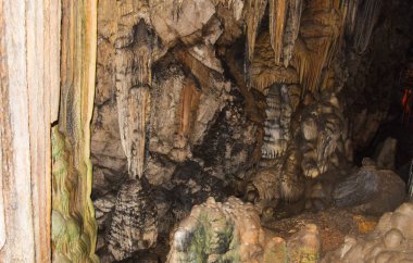 Mağara. Sarkıt ve dikitler. Gezegendeki inanılmaz yerler. Yolculuk gezileri